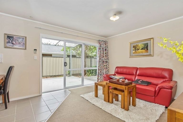Photo of property in 81 Sturges Road, Henderson, Auckland, 0612