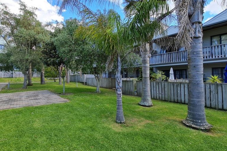 Photo of property in 24/8 Carolina Place, Albany, Auckland, 0632