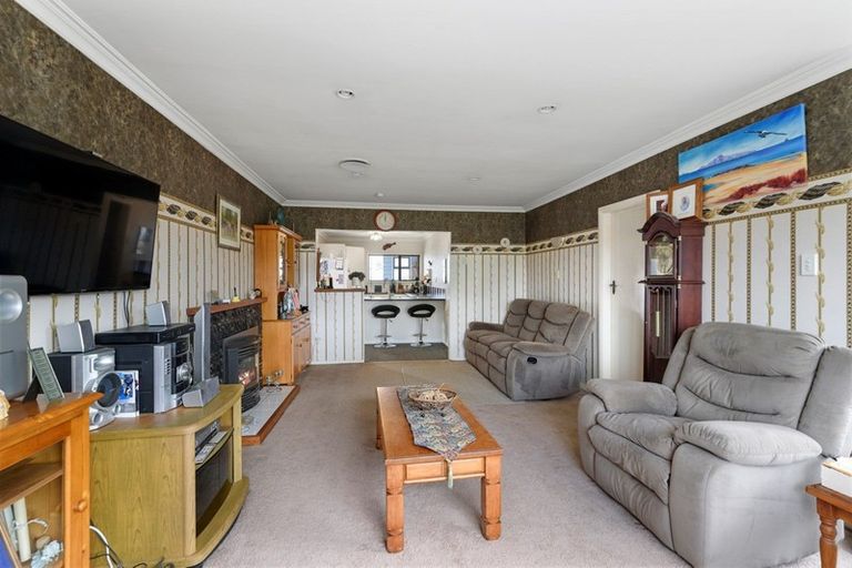 Photo of property in 91 Bartholomew Road, Levin, 5510