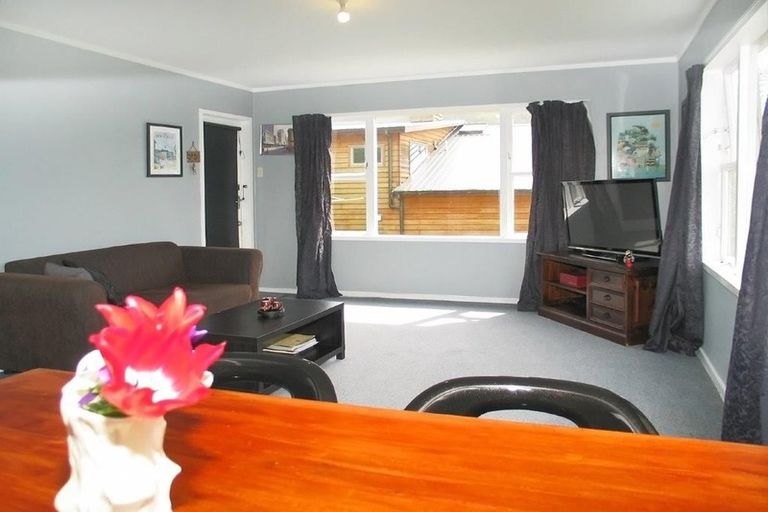 Photo of property in 25c Winston Street, Crofton Downs, Wellington, 6035