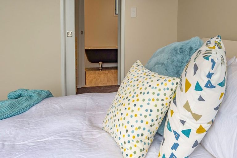 Photo of property in 64 Motuhara Road, Plimmerton, Porirua, 5026