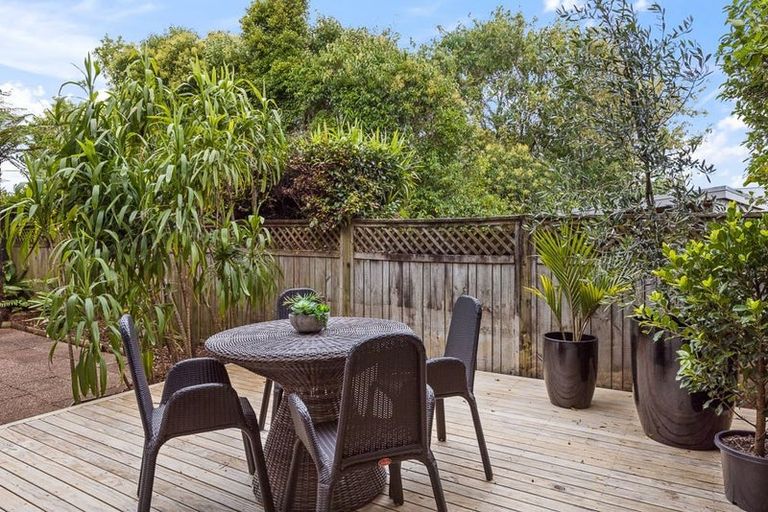 Photo of property in 2/50a Taharoto Road, Takapuna, Auckland, 0622