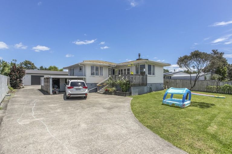 Photo of property in 6 Maybelle Place, Kelston, Auckland, 0602