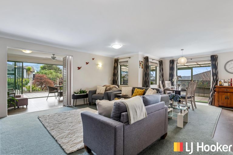 Photo of property in 18 Hamon Place, Pukehangi, Rotorua, 3015