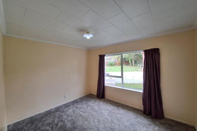 Photo of property in 81 Riversdale Drive, Merrilands, New Plymouth, 4312