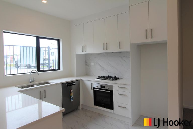 Photo of property in 9b Putiputi Way, Papakura, 2110