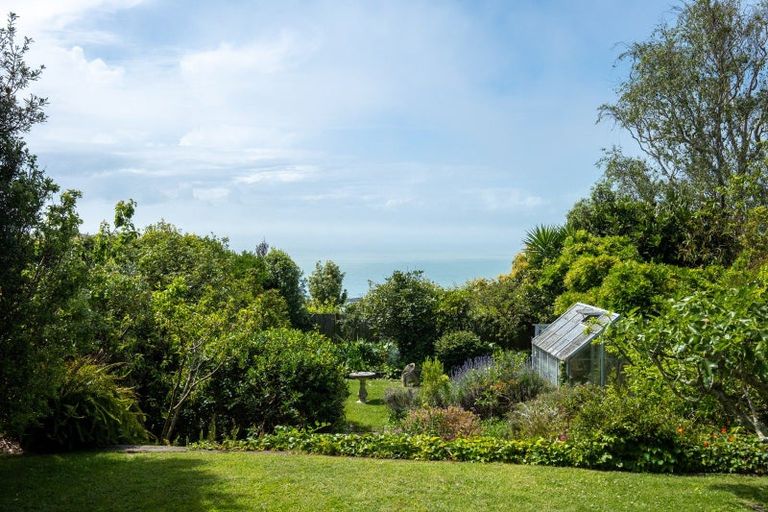 Photo of property in 114 Thompson Road, Bluff Hill, Napier, 4110