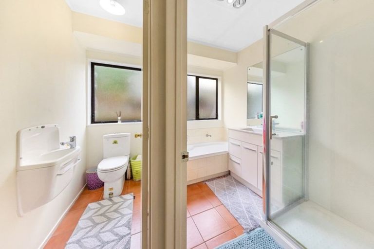 Photo of property in 19 Earnslaw Crescent, Bryndwr, Christchurch, 8053