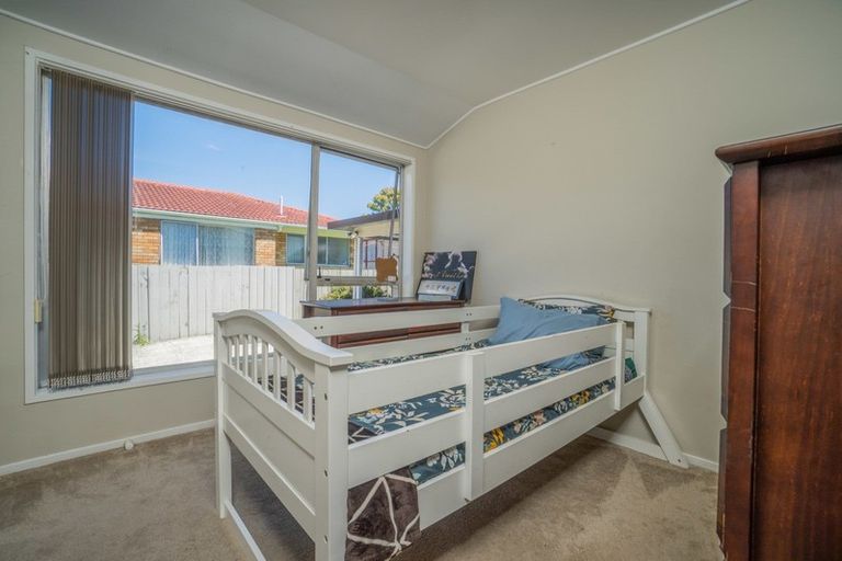 Photo of property in 19 Innismara Avenue, Wattle Downs, Auckland, 2103