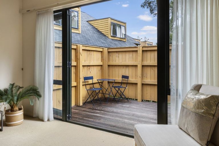 Photo of property in 20 Futuna Close, Karori, Wellington, 6012