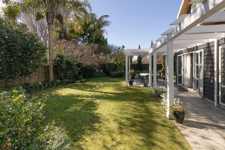 Photo of property in 15 Knightsbridge Place, Bethlehem, Tauranga, 3110