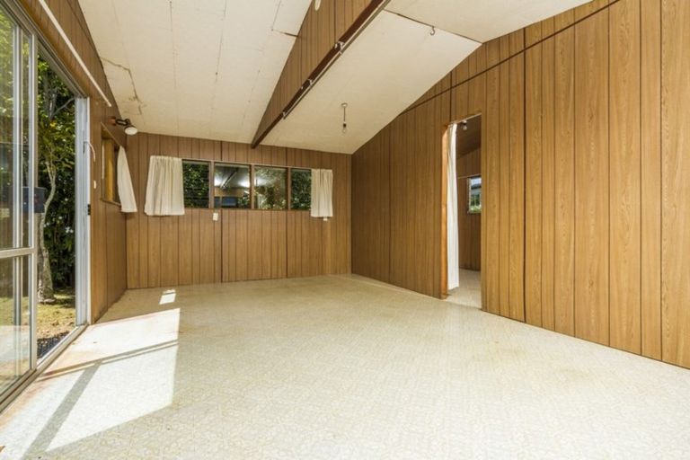 Photo of property in 746 East Coast Road, Pinehill, Auckland, 0630