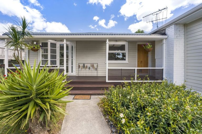 Photo of property in 38 Paramu Avenue, Birkdale, Auckland, 0626