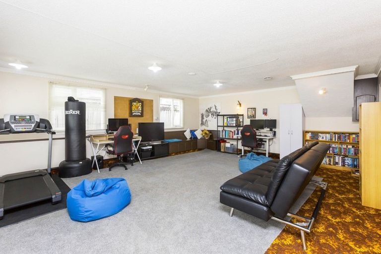 Photo of property in 27 Kentucky Street, Totara Park, Upper Hutt, 5018