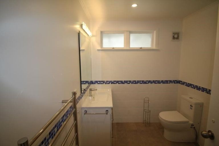 Photo of property in 1 Gaede Terrace, Sunnyvale, Auckland, 0612