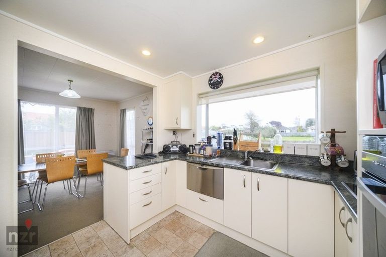 Photo of property in Charleville Court, 1/225 Ruahine Street, Roslyn, Palmerston North, 4414