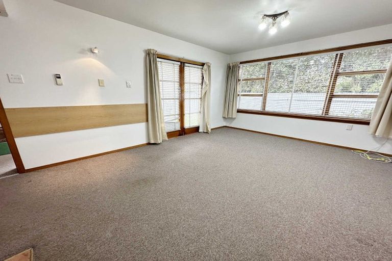 Photo of property in 17 Fairmile Place, Russley, Christchurch, 8042