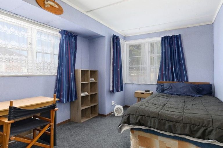 Photo of property in 39 Atiawa Crescent, Waiwhetu, Lower Hutt, 5010