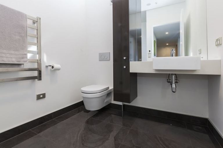 Photo of property in 2/2a Dorset Street, Christchurch Central, Christchurch, 8013