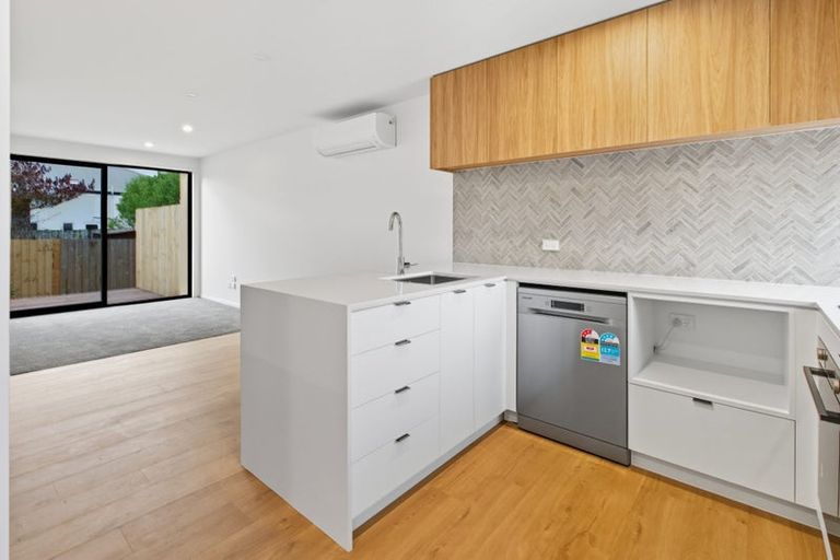 Photo of property in 3/51 Edward Avenue, Edgeware, Christchurch, 8013