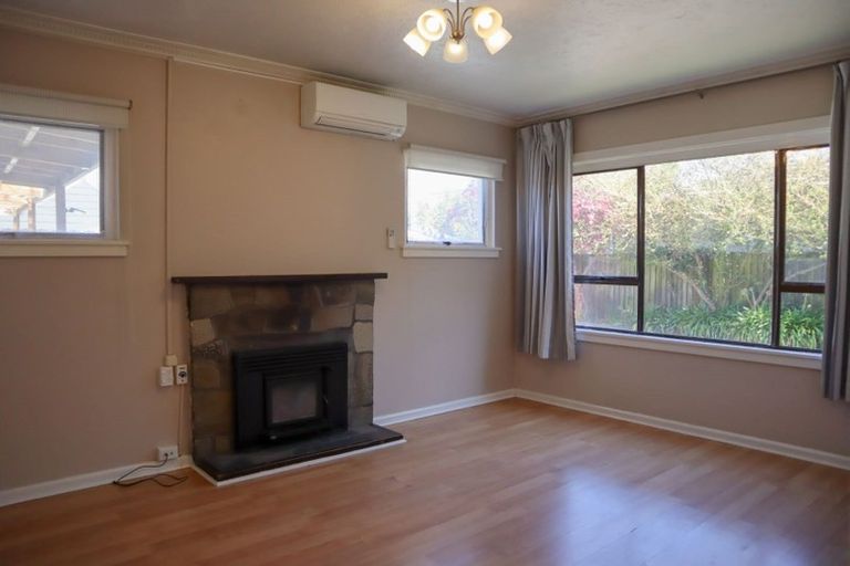 Photo of property in 67 Memorial Avenue, Ilam, Christchurch, 8053