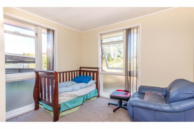 Photo of property in 63 Oreil Avenue, West Harbour, Auckland, 0618