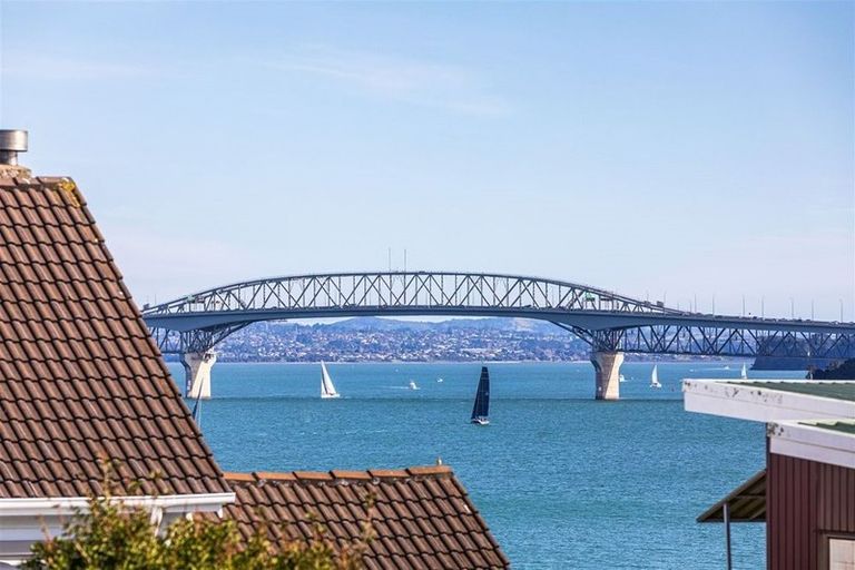 Photo of property in 85 Stanley Point Road, Stanley Point, Auckland, 0624