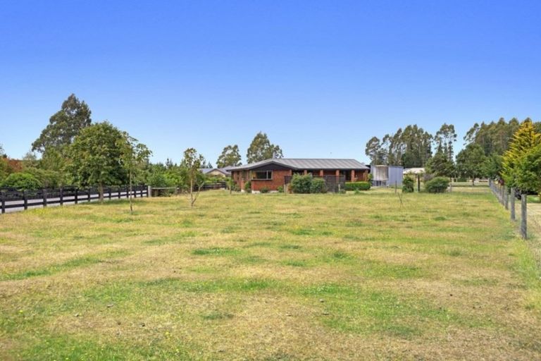 Photo of property in 43 Weld Street, Oxford, 7430