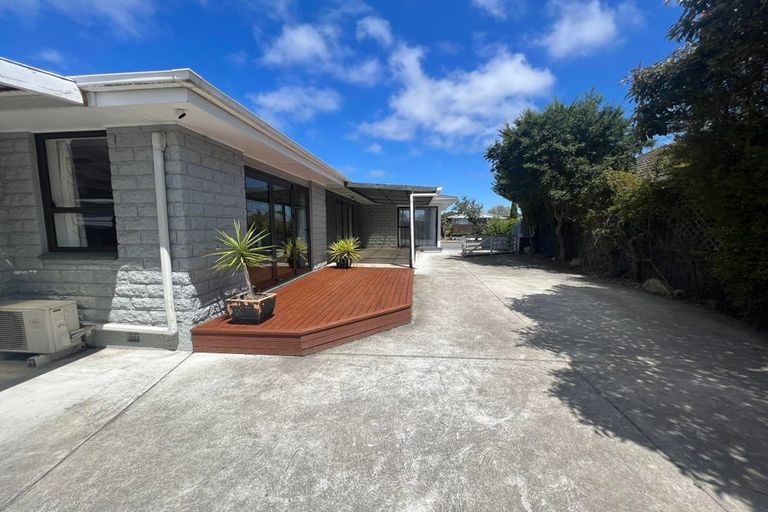 Photo of property in 35 Chartwell Street, Burwood, Christchurch, 8083