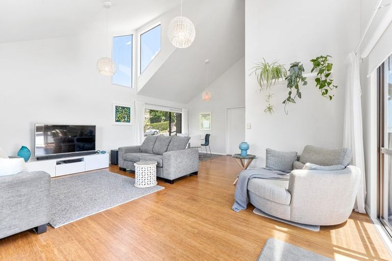 Photo of property in 6 Whale Cove, Stanmore Bay, Whangaparaoa, 0932