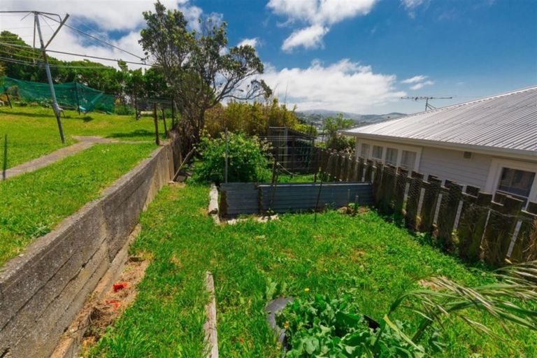 Photo of property in 6 Pollen Street, Johnsonville, Wellington, 6037