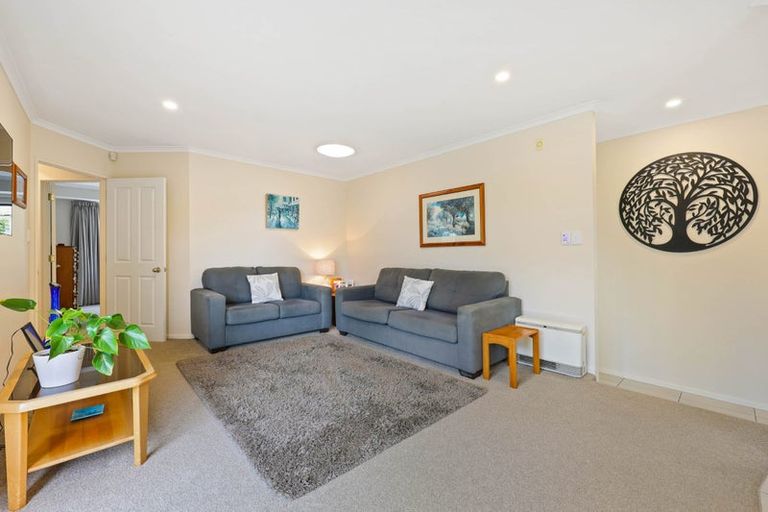 Photo of property in 8 Amesbury Rise, Henderson, Auckland, 0612