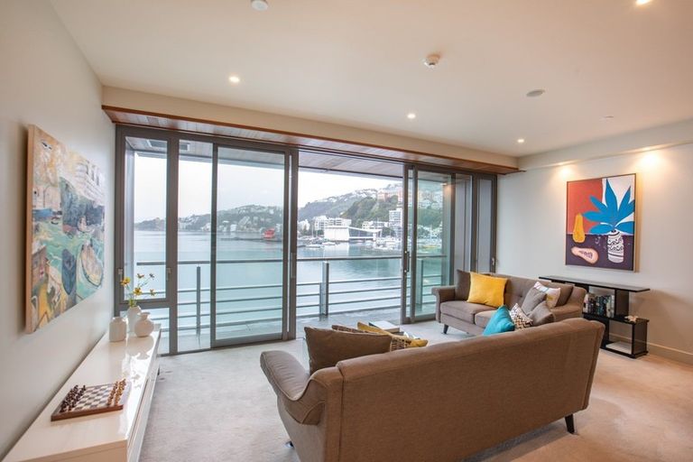 Photo of property in Clyde Quay Wharf, 2a/6 Clyde Quay Wharf, Te Aro, Wellington, 6011