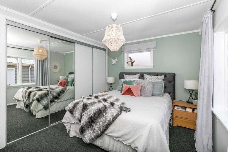 Photo of property in 15 Sandwich Road, St Andrews, Hamilton, 3200