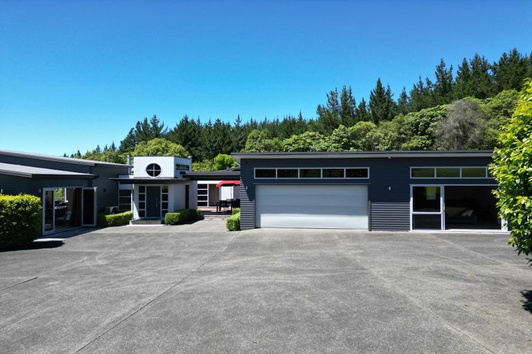 Photo of property in 10 Cameron Drive, Acacia Bay, Taupo, 3385