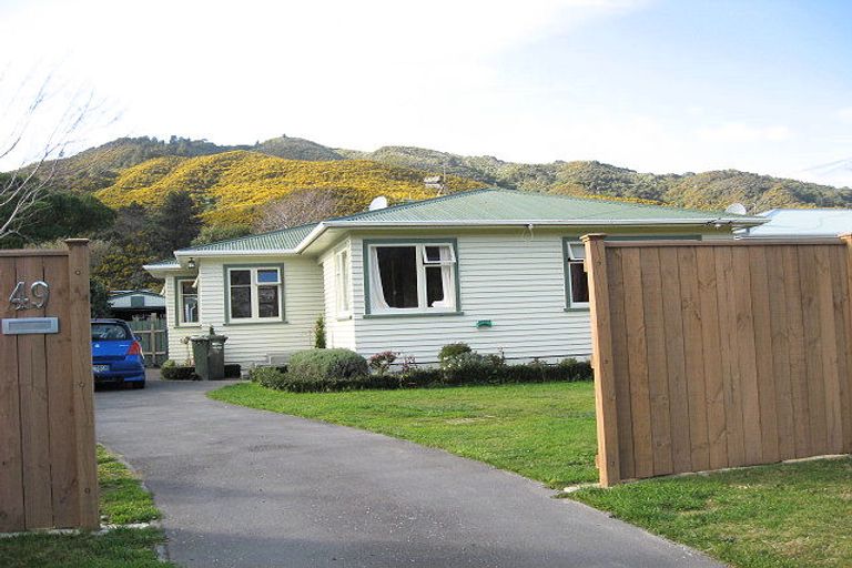Photo of property in 49 Wood Street, Wainuiomata, Lower Hutt, 5014