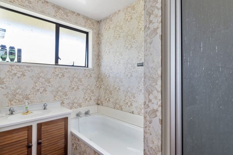 Photo of property in 1/23 Resolution Place, Bryndwr, Christchurch, 8053