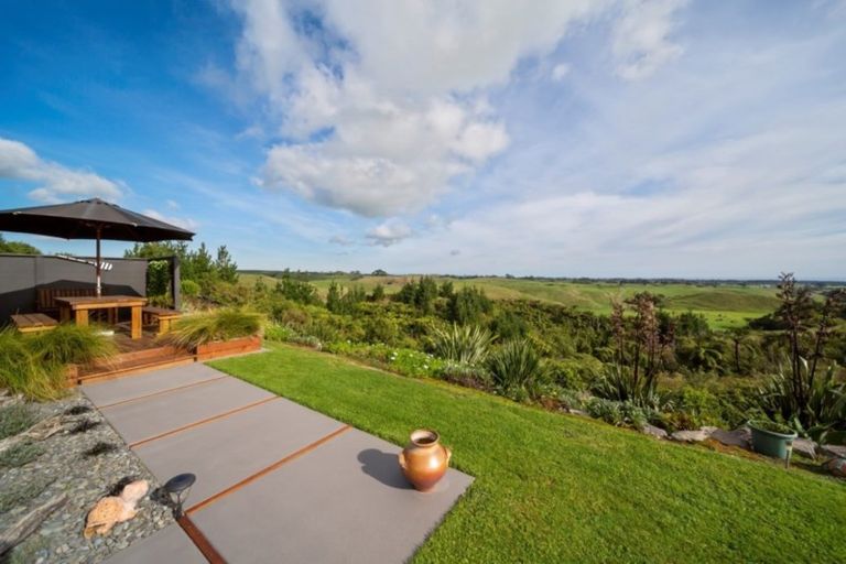 Photo of property in 444 Dover Road, Okato, New Plymouth, 4374