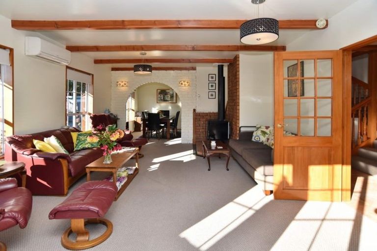 Photo of property in 32 Main North Road, Woodend, 7610