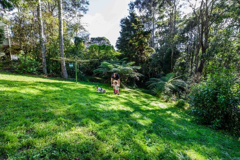 Photo of property in 138 Laingholm Drive, Laingholm, Auckland, 0604