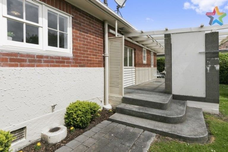 Photo of property in 47 Waiwhetu Road, Waiwhetu, Lower Hutt, 5010