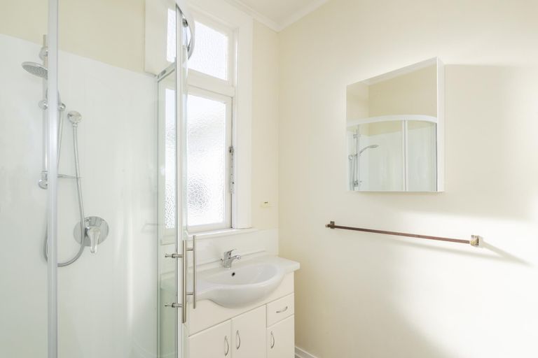 Photo of property in 2 Lynn Street, Oamaru North, Oamaru, 9400