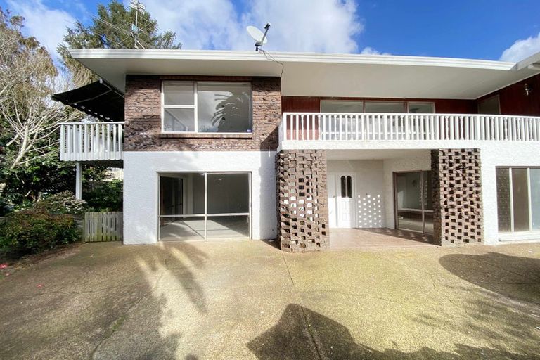 Photo of property in 2 Hogan Street, Pukekohe, 2120
