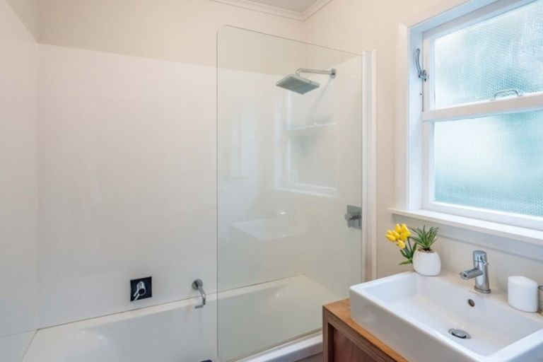 Photo of property in 17 Hewett Way, Ngaio, Wellington, 6035