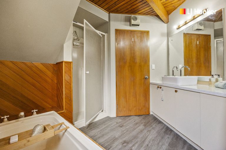 Photo of property in 365 Kenmure Road, Kenmure, Dunedin, 9011