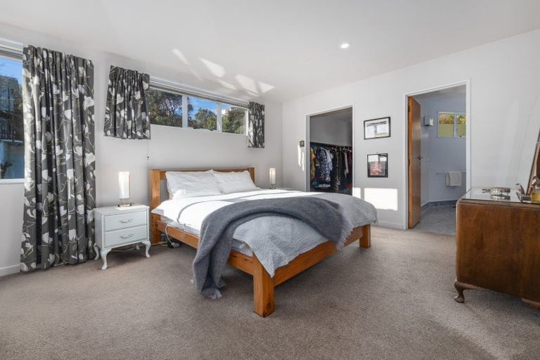Photo of property in 32 Paremata Crescent, Paremata, Porirua, 5024