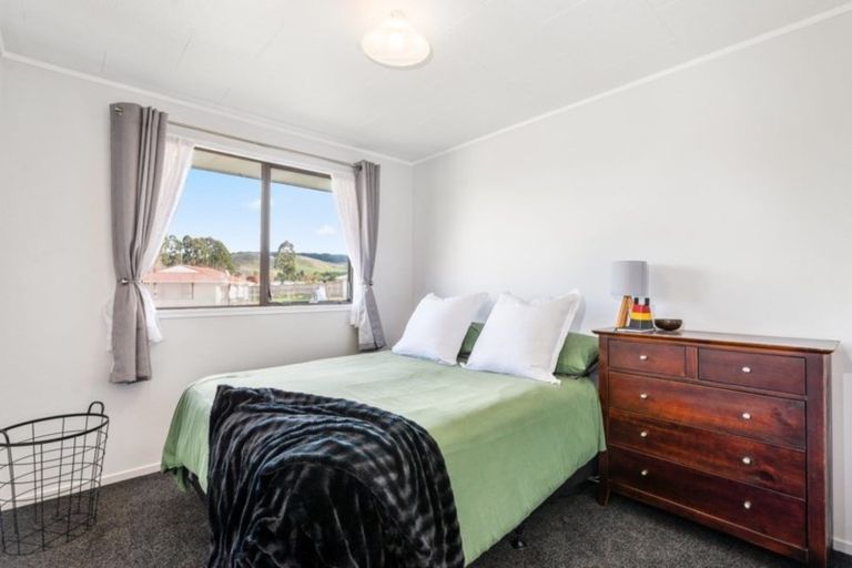 Photo of property in 5 Crystal Place, Pukehangi, Rotorua, 3015