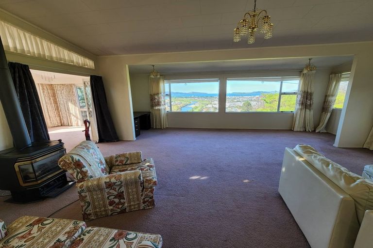 Photo of property in 16 City View Grove, Harbour View, Lower Hutt, 5010