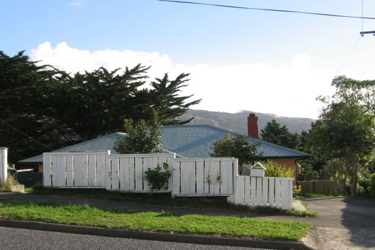 Photo of property in 74 Sievers Grove, Cannons Creek, Porirua, 5024