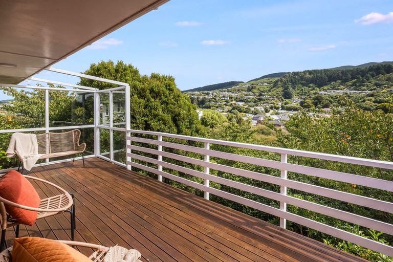 Photo of property in 15 Handyside Street, Tawa, Wellington, 5028